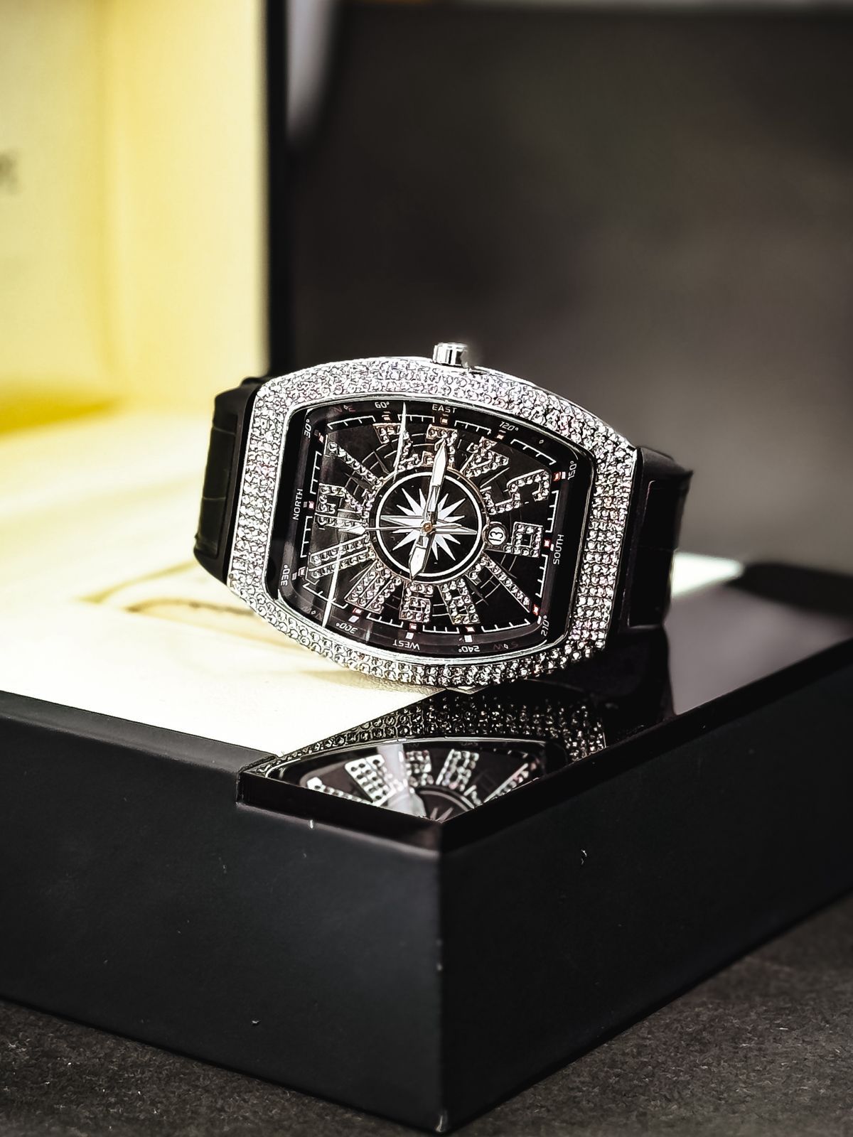 Luxury Men’s Crystal Tonneau Watch – Black Dial, Silver Bling Iced Out Style      RT-524